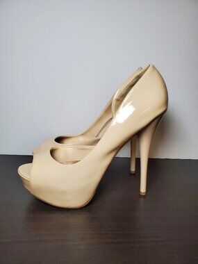 Nude Patent Leather Peep Toe Platform Stiletto Heels - Size 7.5